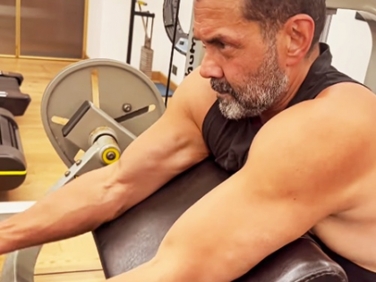 Bobby Deol flaunts his toned biceps in his latest workout video | Bobby Deol flaunts his toned biceps in his latest workout video Bobby Deol flaunts his toned biceps in his latest workout video | Bobby Deol flaunts his toned biceps in his latest workout video