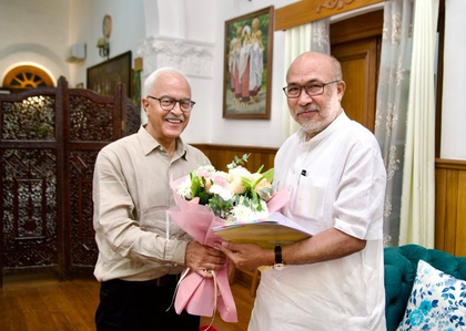 Former Manipur CM holds meeting with Guv, discusses restoration of peace | Former Manipur CM holds meeting with Guv, discusses restoration of peace Former Manipur CM holds meeting with Guv, discusses restoration of peace | Former Manipur CM holds meeting with Guv, discusses restoration of peace