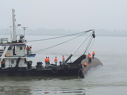 Plastic Nurdles from sunk container ship off Kochi coast wash ashore in TN, raising alarm for Gulf of Mannar | Plastic Nurdles from sunk container ship off Kochi coast wash ashore in TN, raising alarm for Gulf of Mannar Plastic Nurdles from sunk container ship off Kochi coast wash ashore in TN, raising alarm for Gulf of Mannar | Plastic Nurdles from sunk container ship off Kochi coast wash ashore in TN, raising alarm for Gulf of Mannar