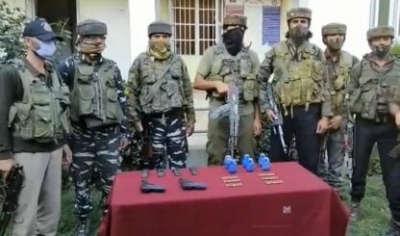 Two hybrid terrorists arrested with weapons in J&K’s Shopian | Two hybrid terrorists arrested with weapons in J&K’s Shopian Two hybrid terrorists arrested with weapons in J&K’s Shopian | Two hybrid terrorists arrested with weapons in J&K’s Shopian