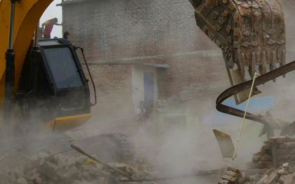 Gujarat: AMC demolishes 400 illegal huts in Ahmedabad eviction drive | Gujarat: AMC demolishes 400 illegal huts in Ahmedabad eviction drive Gujarat: AMC demolishes 400 illegal huts in Ahmedabad eviction drive | Gujarat: AMC demolishes 400 illegal huts in Ahmedabad eviction drive