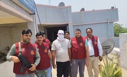 Delhi Police bust interstate auto theft syndicate, recover eight high end cars | Delhi Police bust interstate auto theft syndicate, recover eight high end cars Delhi Police bust interstate auto theft syndicate, recover eight high end cars | Delhi Police bust interstate auto theft syndicate, recover eight high end cars