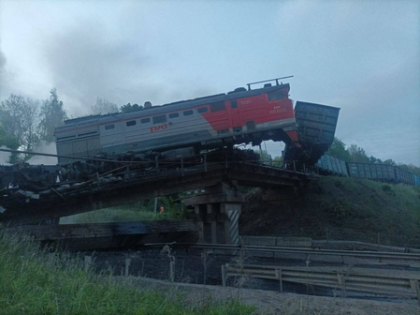 Russia: Freight train derails as railway bridge collapses, 2nd in 24 hrs | Russia: Freight train derails as railway bridge collapses, 2nd in 24 hrs Russia: Freight train derails as railway bridge collapses, 2nd in 24 hrs | Russia: Freight train derails as railway bridge collapses, 2nd in 24 hrs