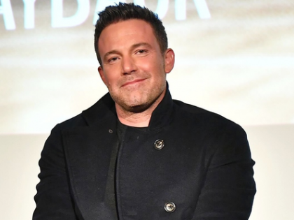 Ben Affleck acts as third-wheel on Matt Damon, Luciana’s dinner date | Ben Affleck acts as third-wheel on Matt Damon, Luciana’s dinner date Ben Affleck acts as third-wheel on Matt Damon, Luciana’s dinner date | Ben Affleck acts as third-wheel on Matt Damon, Luciana’s dinner date