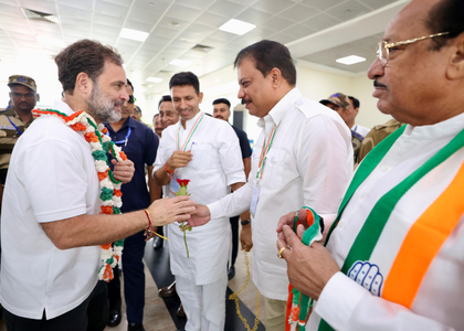 Rahul Gandhi receives grand welcome at Bhopal’s Raja Bhoj Airport | Rahul Gandhi receives grand welcome at Bhopal’s Raja Bhoj Airport Rahul Gandhi receives grand welcome at Bhopal’s Raja Bhoj Airport | Rahul Gandhi receives grand welcome at Bhopal’s Raja Bhoj Airport
