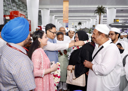 Indian Haj mission deploys assisting teams for pilgrims' Mina journey | Indian Haj mission deploys assisting teams for pilgrims' Mina journey Indian Haj mission deploys assisting teams for pilgrims' Mina journey | Indian Haj mission deploys assisting teams for pilgrims' Mina journey