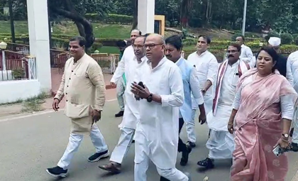Muzaffarpur Dalit girl's death: Cong, Jan Suraaj leaders meet Bihar Guv; demand justice | Muzaffarpur Dalit girl's death: Cong, Jan Suraaj leaders meet Bihar Guv; demand justice