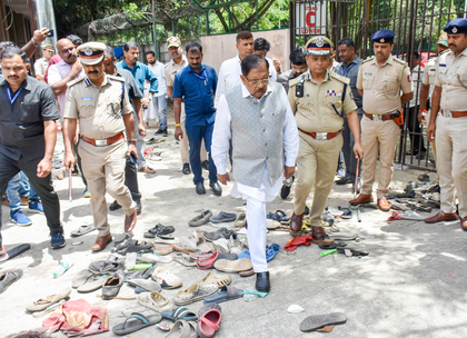 Fans killed in Bengaluru stampede: Ex-IPL chief slams RCB, State Govt for criminal negligence | Fans killed in Bengaluru stampede: Ex-IPL chief slams RCB, State Govt for criminal negligence Fans killed in Bengaluru stampede: Ex-IPL chief slams RCB, State Govt for criminal negligence | Fans killed in Bengaluru stampede: Ex-IPL chief slams RCB, State Govt for criminal negligence