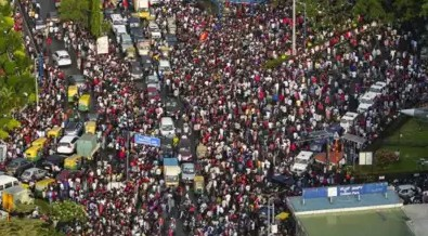 K'taka govt appoints Bengaluru Urban DC to probe stampede incident | K'taka govt appoints Bengaluru Urban DC to probe stampede incident K'taka govt appoints Bengaluru Urban DC to probe stampede incident | K'taka govt appoints Bengaluru Urban DC to probe stampede incident