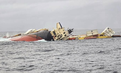 Coastal pollution assessment commences along TN‘s southern shoreline after shipwreck near Kerala | Coastal pollution assessment commences along TN‘s southern shoreline after shipwreck near Kerala