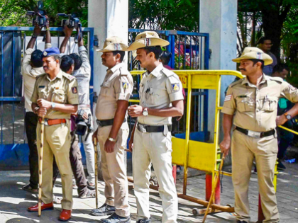 B'luru stampede: Security tightened at K'taka CM’s residence; BJP questions action on police | B'luru stampede: Security tightened at K'taka CM’s residence; BJP questions action on police B'luru stampede: Security tightened at K'taka CM’s residence; BJP questions action on police | B'luru stampede: Security tightened at K'taka CM’s residence; BJP questions action on police