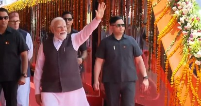 Very special moment, say J&K students after meeting PM Modi on inaugural Vande Bharat journey | Very special moment, say J&K students after meeting PM Modi on inaugural Vande Bharat journey
