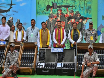 Maharashtra: 12 hardcore Maoists surrender, lay down weapons in presence of CM Fadnavis | Maharashtra: 12 hardcore Maoists surrender, lay down weapons in presence of CM Fadnavis Maharashtra: 12 hardcore Maoists surrender, lay down weapons in presence of CM Fadnavis | Maharashtra: 12 hardcore Maoists surrender, lay down weapons in presence of CM Fadnavis