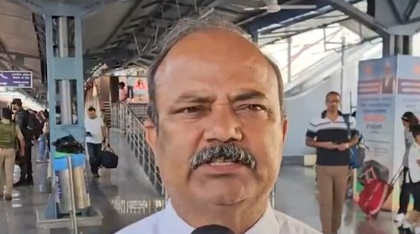 Excitement in air: As Vande Bharat begins service between Katra-Srinagar, people express joy | Excitement in air: As Vande Bharat begins service between Katra-Srinagar, people express joy Excitement in air: As Vande Bharat begins service between Katra-Srinagar, people express joy | Excitement in air: As Vande Bharat begins service between Katra-Srinagar, people express joy
