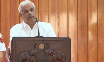 Kerala Communist parties continue attack on Guv over Bharat Mata image row | Kerala Communist parties continue attack on Guv over Bharat Mata image row