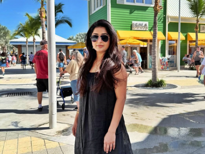 Meera Jasmine offers prayers for actor Shine Tom Chacko's grieving family | Meera Jasmine offers prayers for actor Shine Tom Chacko's grieving family Meera Jasmine offers prayers for actor Shine Tom Chacko's grieving family | Meera Jasmine offers prayers for actor Shine Tom Chacko's grieving family