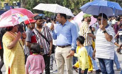 Delhi boils under heatwave, red alert issued | Delhi boils under heatwave, red alert issued Delhi boils under heatwave, red alert issued | Delhi boils under heatwave, red alert issued