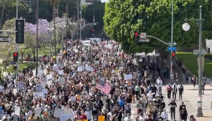 Protesters clash with National Guard troops in Los Angeles | Protesters clash with National Guard troops in Los Angeles Protesters clash with National Guard troops in Los Angeles | Protesters clash with National Guard troops in Los Angeles