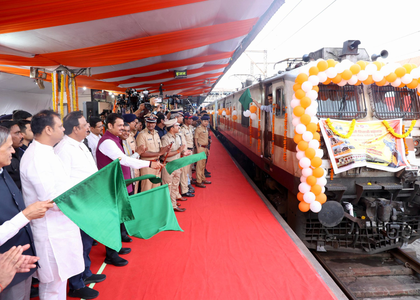 CM Fadnavis flags off Chhatrapati Shivaji Maharaj Circuit Bharat Gaurav train | CM Fadnavis flags off Chhatrapati Shivaji Maharaj Circuit Bharat Gaurav train CM Fadnavis flags off Chhatrapati Shivaji Maharaj Circuit Bharat Gaurav train | CM Fadnavis flags off Chhatrapati Shivaji Maharaj Circuit Bharat Gaurav train