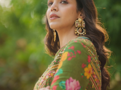 Shriya Pilgaonkar talks about receiving guidance from her actor parents Sachin & Supriya | Shriya Pilgaonkar talks about receiving guidance from her actor parents Sachin & Supriya Shriya Pilgaonkar talks about receiving guidance from her actor parents Sachin & Supriya | Shriya Pilgaonkar talks about receiving guidance from her actor parents Sachin & Supriya