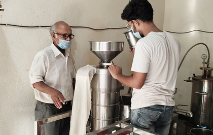 MP: PMEGP empowers Neemuch entrepreneurs to become self-reliant, job creators | MP: PMEGP empowers Neemuch entrepreneurs to become self-reliant, job creators MP: PMEGP empowers Neemuch entrepreneurs to become self-reliant, job creators | MP: PMEGP empowers Neemuch entrepreneurs to become self-reliant, job creators