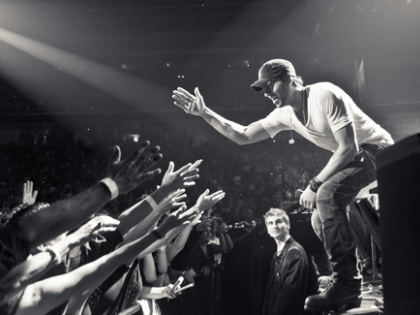 Enrique Iglesias to perform in Mumbai’s BKC on October 30 | Enrique Iglesias to perform in Mumbai’s BKC on October 30 Enrique Iglesias to perform in Mumbai’s BKC on October 30 | Enrique Iglesias to perform in Mumbai’s BKC on October 30