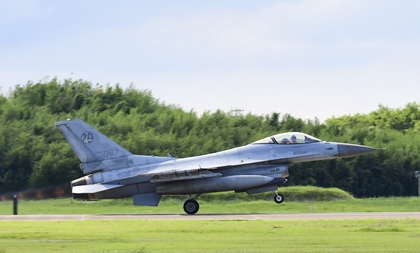 Pilots escape after South Korean KF-16 fighter jet accident in Alaska | Pilots escape after South Korean KF-16 fighter jet accident in Alaska