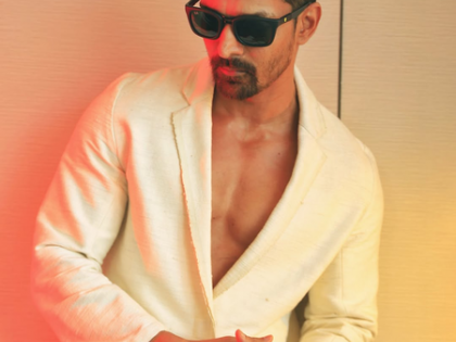 Harshvardhan wraps up ‘Ek Deewane ki Deewaniyat’ shoot, celebrates with fireworks | Harshvardhan wraps up ‘Ek Deewane ki Deewaniyat’ shoot, celebrates with fireworks Harshvardhan wraps up ‘Ek Deewane ki Deewaniyat’ shoot, celebrates with fireworks | Harshvardhan wraps up ‘Ek Deewane ki Deewaniyat’ shoot, celebrates with fireworks