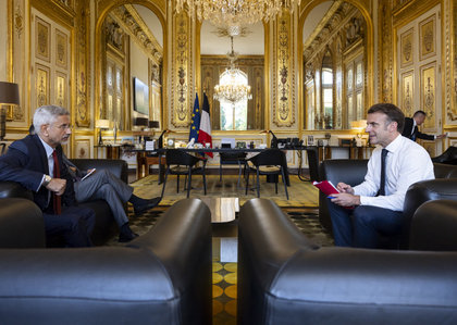 EAM Jaishankar meets Macron, thanks French President for backing India's fight against terrorism | EAM Jaishankar meets Macron, thanks French President for backing India's fight against terrorism EAM Jaishankar meets Macron, thanks French President for backing India's fight against terrorism | EAM Jaishankar meets Macron, thanks French President for backing India's fight against terrorism