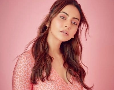 Air India plane crash: Amy Jackson, Rakul Preet Singh, Resul Pookutty express shock, grief! | Air India plane crash: Amy Jackson, Rakul Preet Singh, Resul Pookutty express shock, grief! Air India plane crash: Amy Jackson, Rakul Preet Singh, Resul Pookutty express shock, grief! | Air India plane crash: Amy Jackson, Rakul Preet Singh, Resul Pookutty express shock, grief!