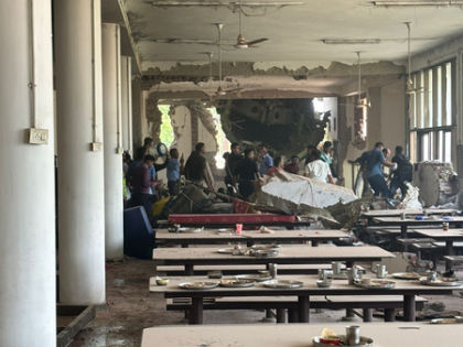Air India plane crashes into intern doctors' hostel; robbery reported at rescue site | Air India plane crashes into intern doctors' hostel; robbery reported at rescue site Air India plane crashes into intern doctors' hostel; robbery reported at rescue site | Air India plane crashes into intern doctors' hostel; robbery reported at rescue site
