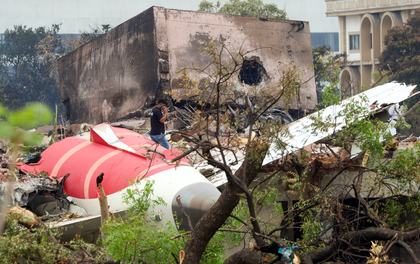 BJ Medical College cancels MBBS exams as air crash rattles students; many go home | BJ Medical College cancels MBBS exams as air crash rattles students; many go home BJ Medical College cancels MBBS exams as air crash rattles students; many go home | BJ Medical College cancels MBBS exams as air crash rattles students; many go home