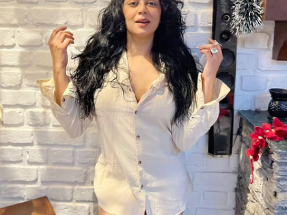 Kavita Kaushik urges compassion and unity in wake of Air India Crash, says, be grateful for being alive | Kavita Kaushik urges compassion and unity in wake of Air India Crash, says, be grateful for being alive Kavita Kaushik urges compassion and unity in wake of Air India Crash, says, be grateful for being alive | Kavita Kaushik urges compassion and unity in wake of Air India Crash, says, be grateful for being alive