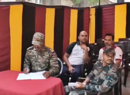 Over 300 soldiers donate blood for plane crash victims in Ahmedabad | Over 300 soldiers donate blood for plane crash victims in Ahmedabad Over 300 soldiers donate blood for plane crash victims in Ahmedabad | Over 300 soldiers donate blood for plane crash victims in Ahmedabad