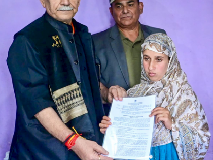 J&K L-G meets family of Pahalgam terror attack, gives govt job letter to victim’s wife | J&K L-G meets family of Pahalgam terror attack, gives govt job letter to victim’s wife J&K L-G meets family of Pahalgam terror attack, gives govt job letter to victim’s wife | J&K L-G meets family of Pahalgam terror attack, gives govt job letter to victim’s wife