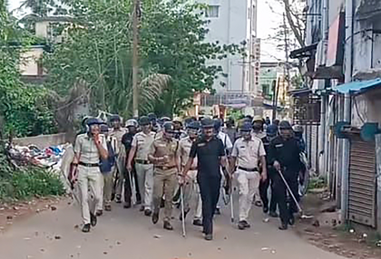 Bengal violence: Police arrest 18 in Maheshtala, situation tense | Bengal violence: Police arrest 18 in Maheshtala, situation tense Bengal violence: Police arrest 18 in Maheshtala, situation tense | Bengal violence: Police arrest 18 in Maheshtala, situation tense