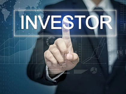Large-caps outshine small-caps in Q4 FY25 as investors shift to stability: Report | Large-caps outshine small-caps in Q4 FY25 as investors shift to stability: Report Large-caps outshine small-caps in Q4 FY25 as investors shift to stability: Report | Large-caps outshine small-caps in Q4 FY25 as investors shift to stability: Report