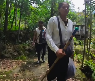 Last video of Indore's honeymoon couple surfaces, Sonam and Raja Raghuvanshi seen trekking in Meghalaya | Last video of Indore's honeymoon couple surfaces, Sonam and Raja Raghuvanshi seen trekking in Meghalaya