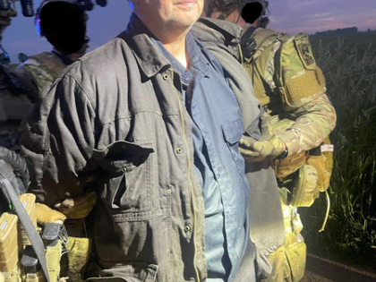 Minnesota lawmaker shooting suspect taken into custody in massive manhunt | Minnesota lawmaker shooting suspect taken into custody in massive manhunt Minnesota lawmaker shooting suspect taken into custody in massive manhunt | Minnesota lawmaker shooting suspect taken into custody in massive manhunt