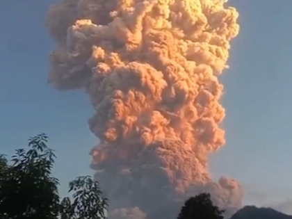 Air India flight from Delhi to Bali returns safely amid massive volcano eruption | Air India flight from Delhi to Bali returns safely amid massive volcano eruption Air India flight from Delhi to Bali returns safely amid massive volcano eruption | Air India flight from Delhi to Bali returns safely amid massive volcano eruption