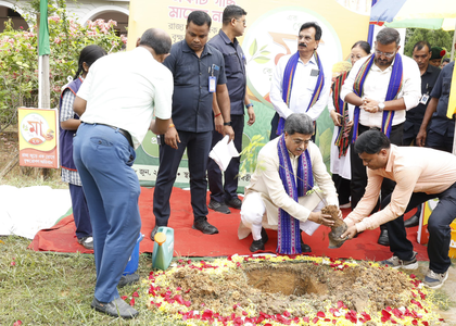 Tripura CM launches ‘Ek Ped Maa Ke Naam’ 2.0 campaign | Tripura CM launches ‘Ek Ped Maa Ke Naam’ 2.0 campaign Tripura CM launches ‘Ek Ped Maa Ke Naam’ 2.0 campaign | Tripura CM launches ‘Ek Ped Maa Ke Naam’ 2.0 campaign