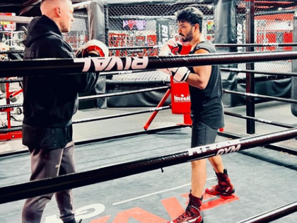 Inspired by Ajith, Mahat Raghavendra turns boxer; Trains with Australian boxing champ Koen Mazoudier! | Inspired by Ajith, Mahat Raghavendra turns boxer; Trains with Australian boxing champ Koen Mazoudier! Inspired by Ajith, Mahat Raghavendra turns boxer; Trains with Australian boxing champ Koen Mazoudier! | Inspired by Ajith, Mahat Raghavendra turns boxer; Trains with Australian boxing champ Koen Mazoudier!