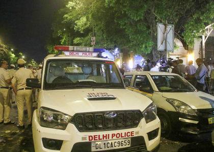 Delhi Police detains 17 illegal Bangladeshi migrants in major crackdown in Vasant Kunj | Delhi Police detains 17 illegal Bangladeshi migrants in major crackdown in Vasant Kunj Delhi Police detains 17 illegal Bangladeshi migrants in major crackdown in Vasant Kunj | Delhi Police detains 17 illegal Bangladeshi migrants in major crackdown in Vasant Kunj