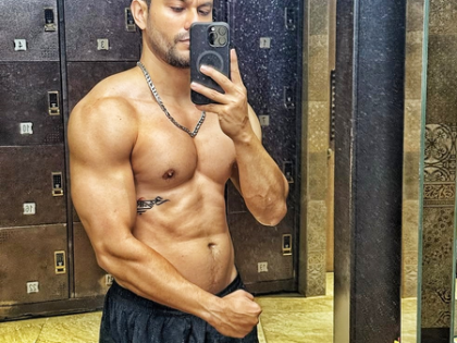 Kunal Kemmu flaunts chiselled body: Journey sure looks good | Kunal Kemmu flaunts chiselled body: Journey sure looks good Kunal Kemmu flaunts chiselled body: Journey sure looks good | Kunal Kemmu flaunts chiselled body: Journey sure looks good