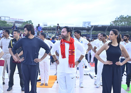 Thousands attend countdown to Yoga Day in Hyderabad | Thousands attend countdown to Yoga Day in Hyderabad Thousands attend countdown to Yoga Day in Hyderabad | Thousands attend countdown to Yoga Day in Hyderabad