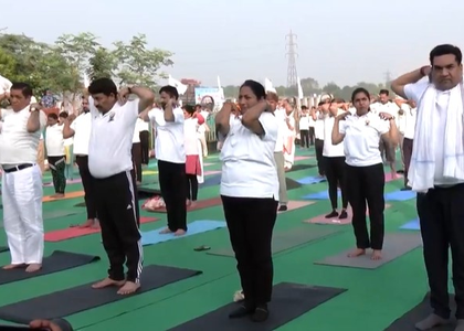 Delhi CM Rekha Gupta participates in Yoga Day event; calls for reviving Yamuna River | Delhi CM Rekha Gupta participates in Yoga Day event; calls for reviving Yamuna River Delhi CM Rekha Gupta participates in Yoga Day event; calls for reviving Yamuna River | Delhi CM Rekha Gupta participates in Yoga Day event; calls for reviving Yamuna River