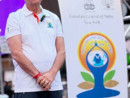 Anupam Kher celebrates International Yoga Day at Times Square | Anupam Kher celebrates International Yoga Day at Times Square Anupam Kher celebrates International Yoga Day at Times Square | Anupam Kher celebrates International Yoga Day at Times Square