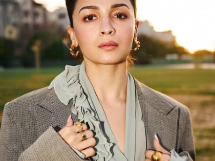 Alia Bhatt says 'take a deep breath, and enjoy a moment of peace' this World Yoga Day | Alia Bhatt says 'take a deep breath, and enjoy a moment of peace' this World Yoga Day
