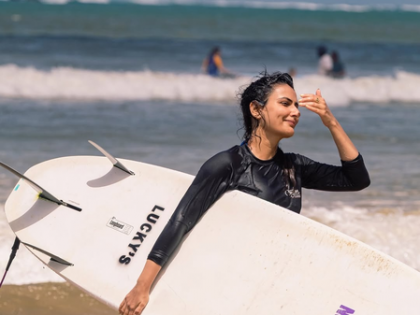 Fatima Sana Shaikh learns surfing in five days: ‘Thoda thoda seekh liya’ | Fatima Sana Shaikh learns surfing in five days: ‘Thoda thoda seekh liya’ Fatima Sana Shaikh learns surfing in five days: ‘Thoda thoda seekh liya’ | Fatima Sana Shaikh learns surfing in five days: ‘Thoda thoda seekh liya’