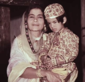 Muzaffar Ali recalls when the technical demands met the impatience of a child on 'Umrao Jaan' set | Muzaffar Ali recalls when the technical demands met the impatience of a child on 'Umrao Jaan' set Muzaffar Ali recalls when the technical demands met the impatience of a child on 'Umrao Jaan' set | Muzaffar Ali recalls when the technical demands met the impatience of a child on 'Umrao Jaan' set